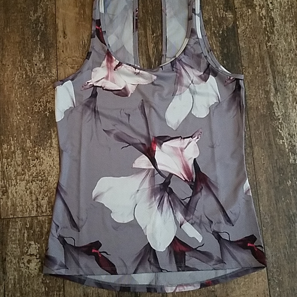 Athletic tank top